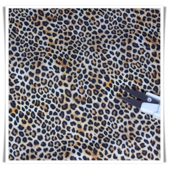 Tela estampada impermeable animal print